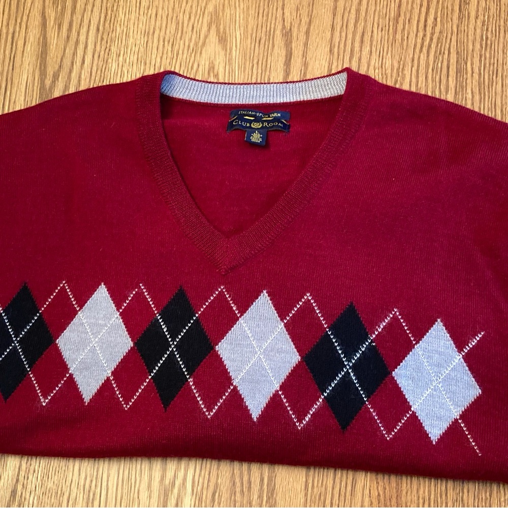 Club Room Men's Red Argyle Sweater